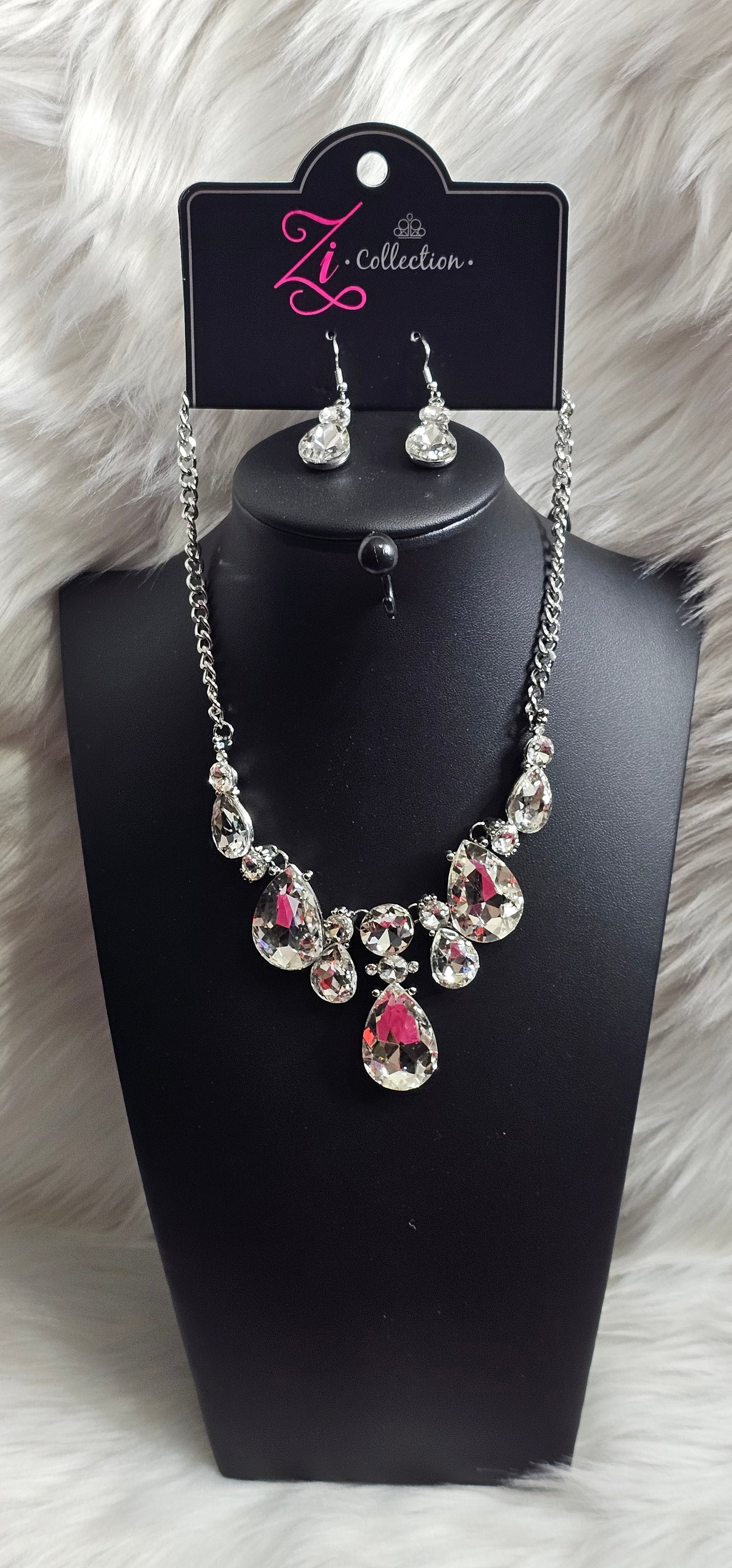 Paparazzi Accessories Reign 2019 Zi Collection