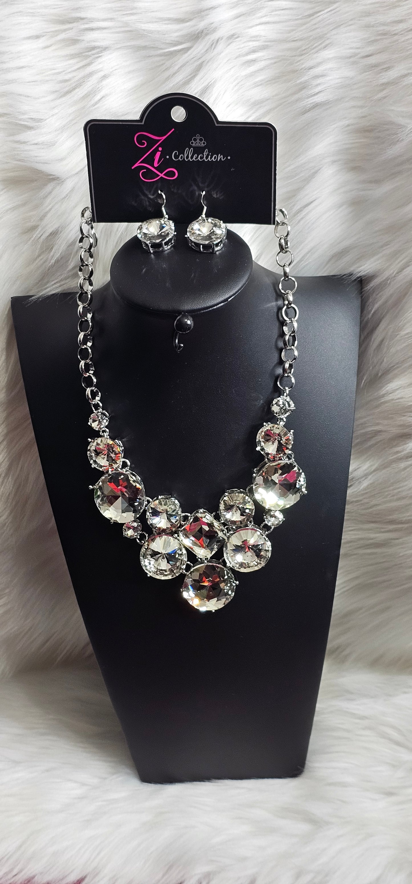 Paparazzi Accessories Unpredictable - 2020 Zi Collection