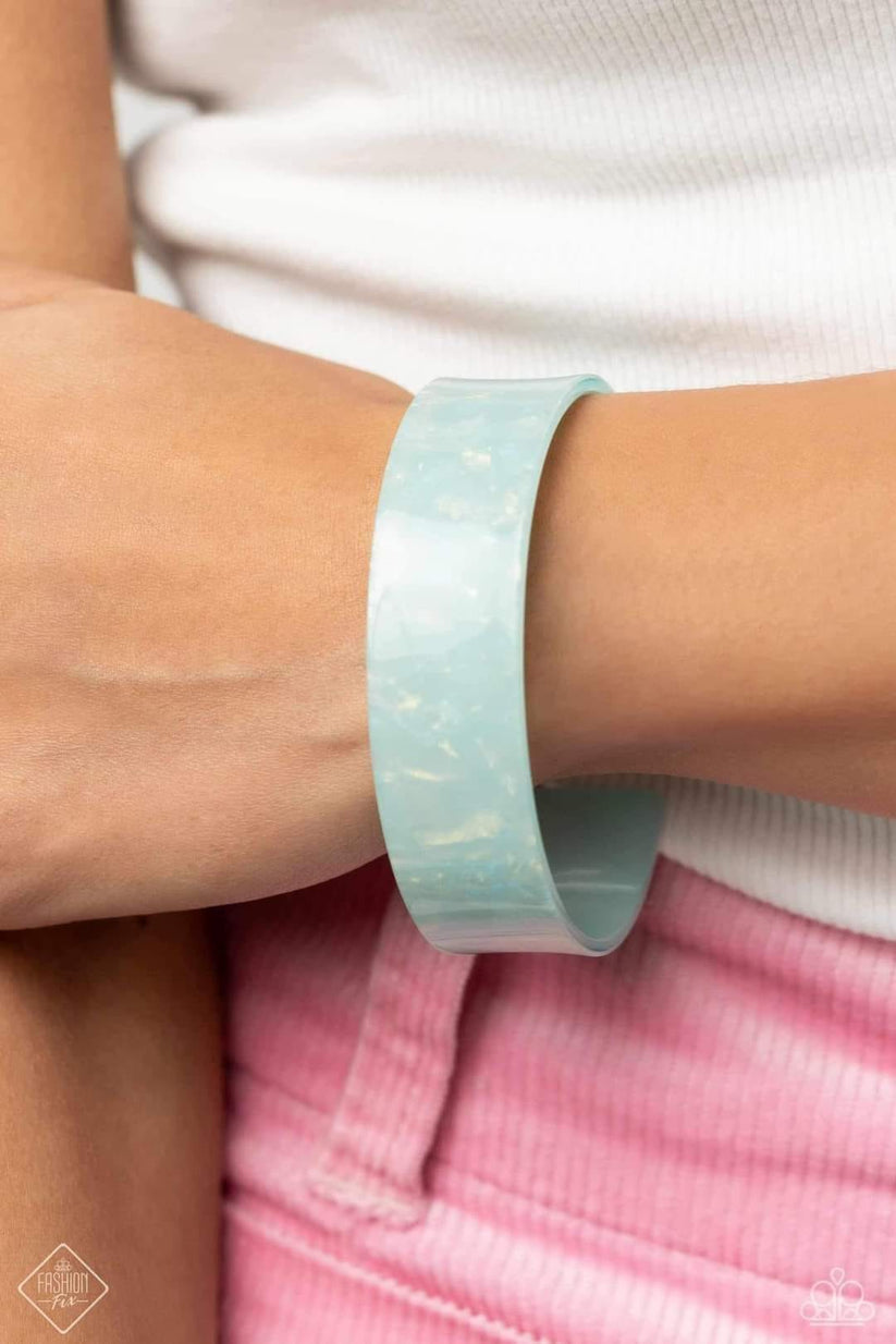 Featuring playful styles accented with fun pops of color, the Glimpses of Malibu Collection is an endearing assortment of cheerful and whimsical laid-back fashion. From the bubbly outgoing socialite who isn’t afraid to make a fashion statement to the introspective wallflower who is charmed by soft feminine prints and flawless finishing touches, there’s something for everyone in the Glimpses of Malibu Collection.