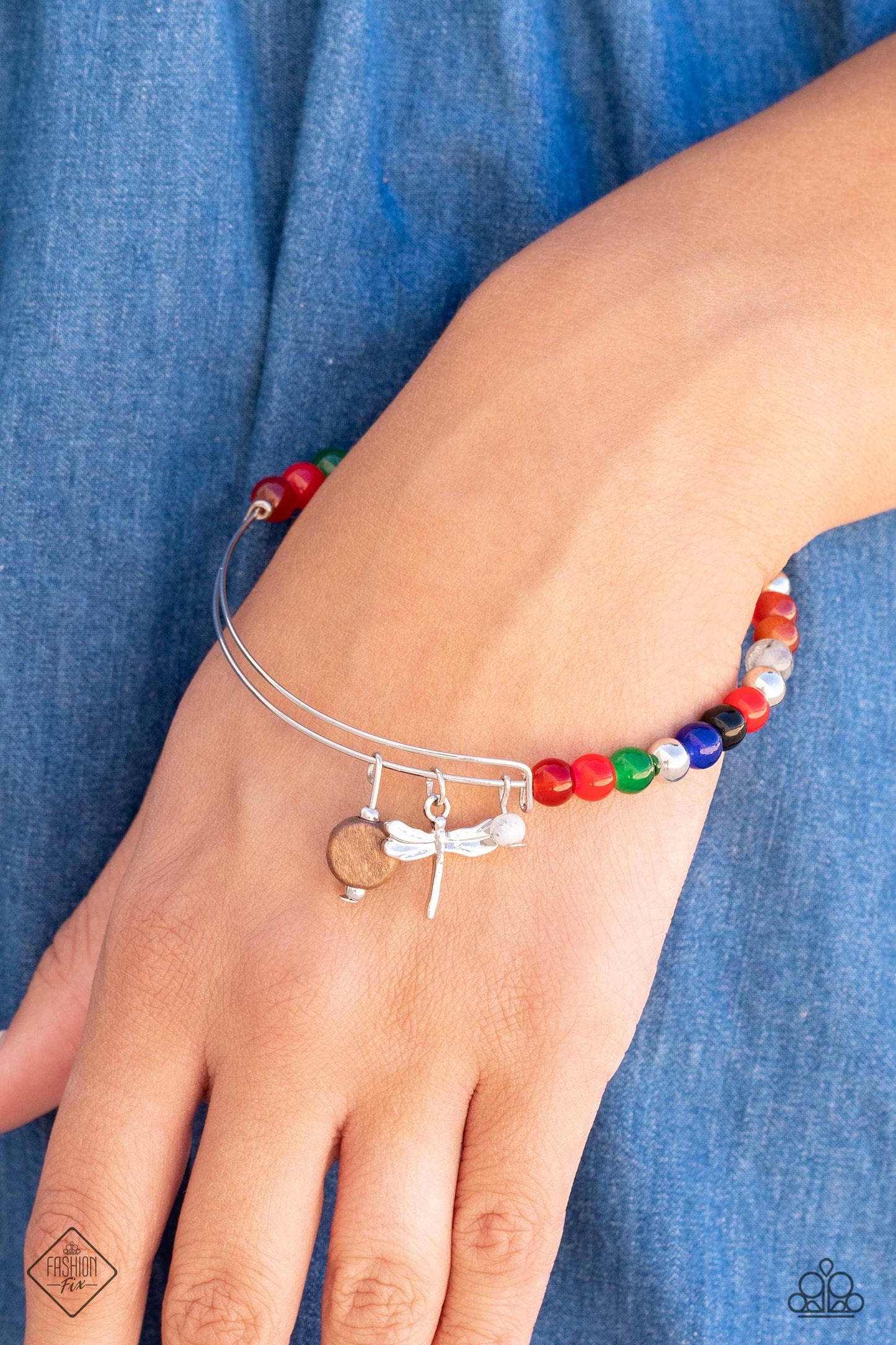 Authentic designs and handcrafted pieces are staples of the Simply Santa Fe Collection. Featuring patterns and elements inspired by nature, these earthy designs tend to have a little more detail. Those free spirited collectors who have an appreciation for the creative process and delight in the sentimental stories behind their favorite accessories will feel right at home with the Simply Santa Fe Collection.
