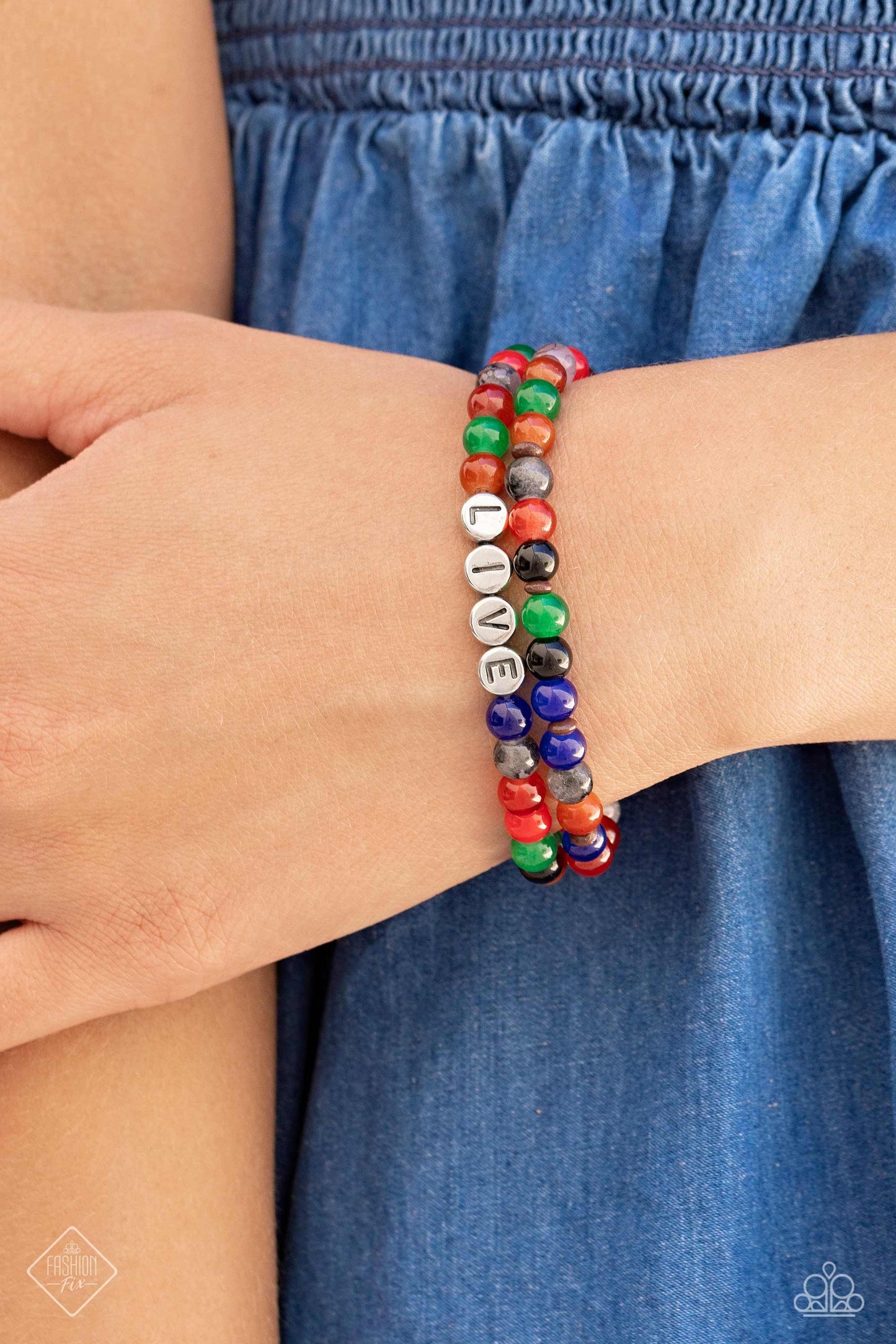 Authentic designs and handcrafted pieces are staples of the Simply Santa Fe Collection. Featuring patterns and elements inspired by nature, these earthy designs tend to have a little more detail. Those free spirited collectors who have an appreciation for the creative process and delight in the sentimental stories behind their favorite accessories will feel right at home with the Simply Santa Fe Collection.
