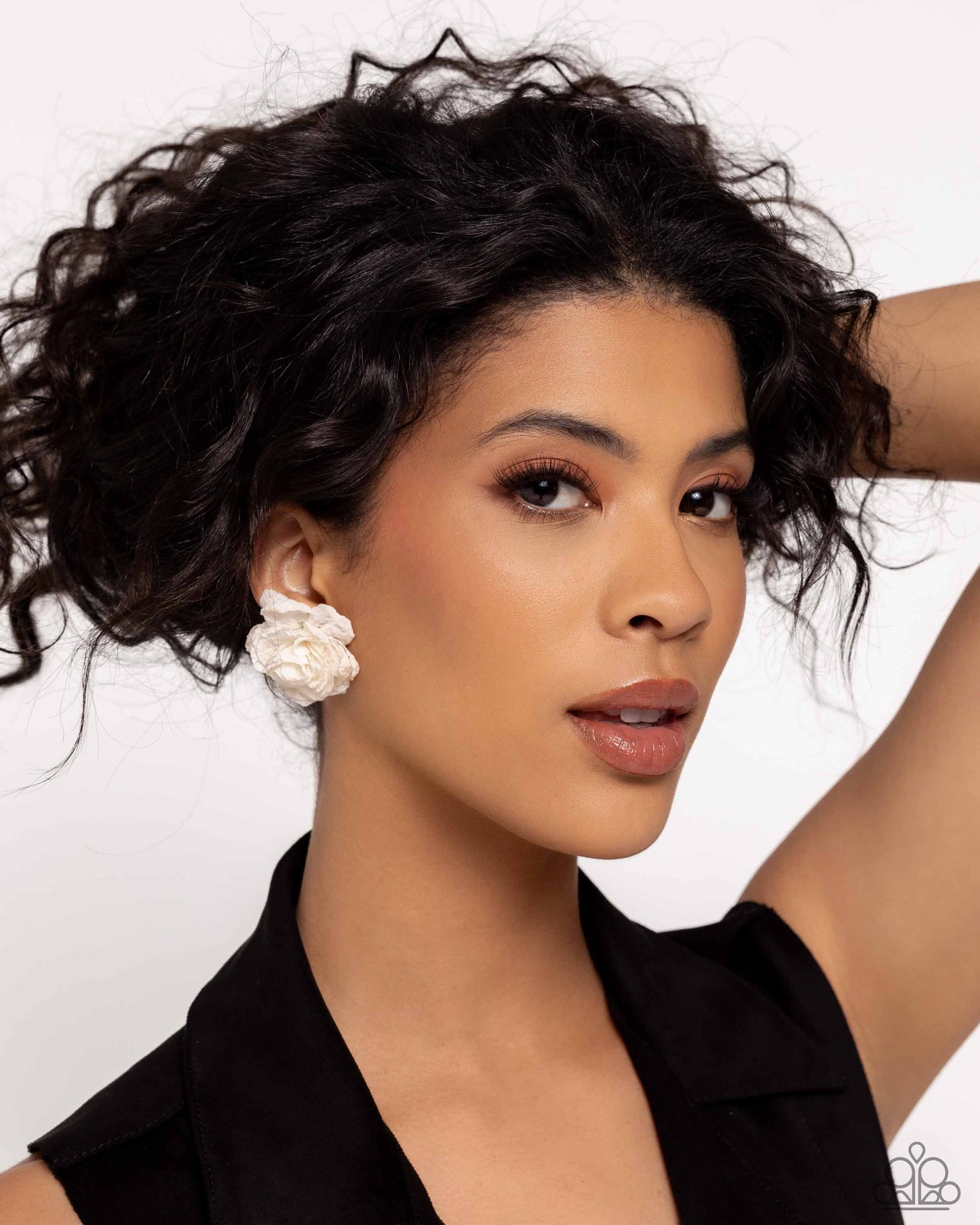 Paparazzi Accessories - Tulle Twist - White Earrings