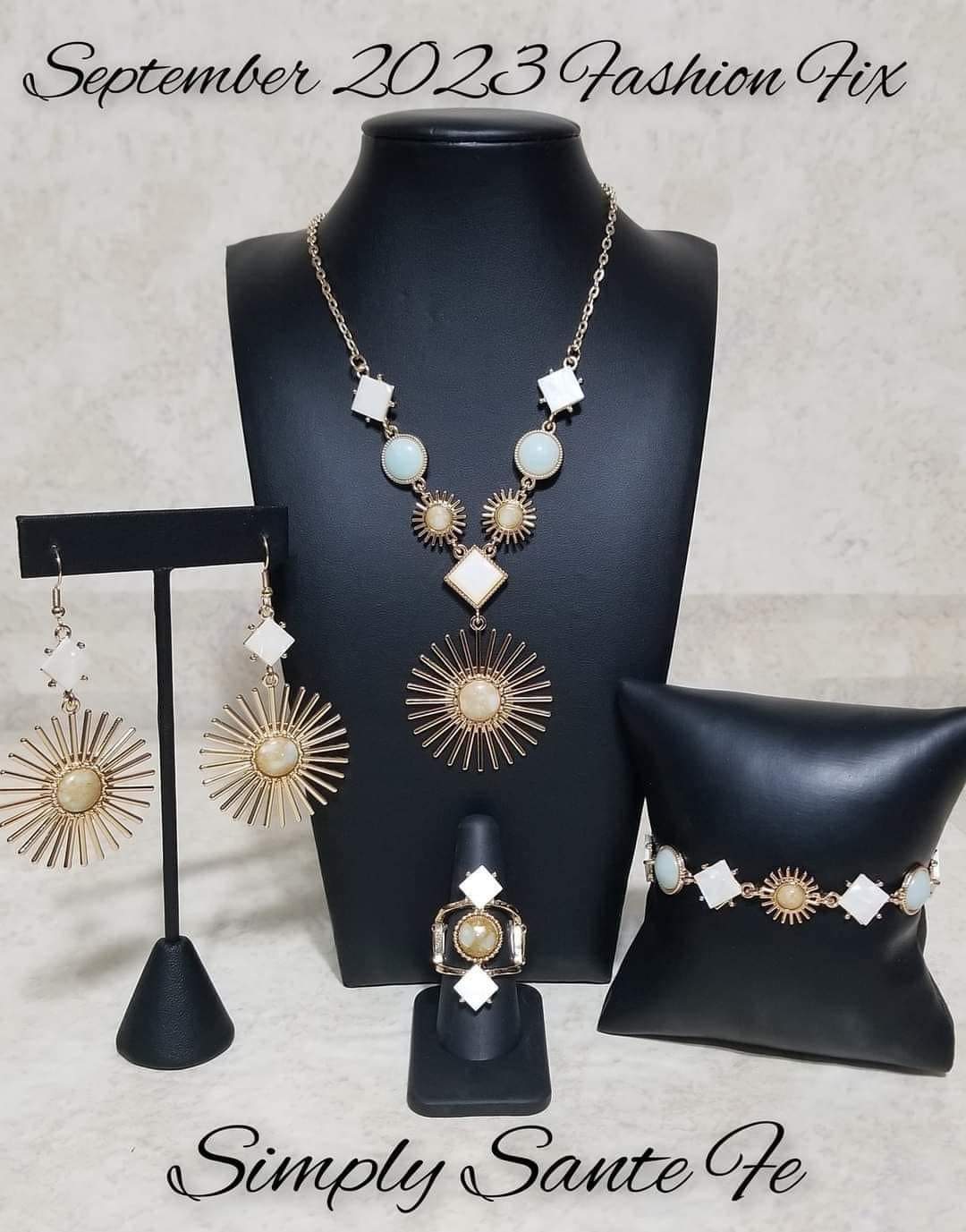 Authentic designs and handcrafted pieces are staples of the Simply Santa Fe Collection. Featuring patterns and elements inspired by nature, these earthy designs tend to have a little more detail. Those free spirited collectors who have an appreciation for the creative process and delight in the sentimental stories behind their favorite accessories will feel right at home with the Simply Santa Fe Collection.