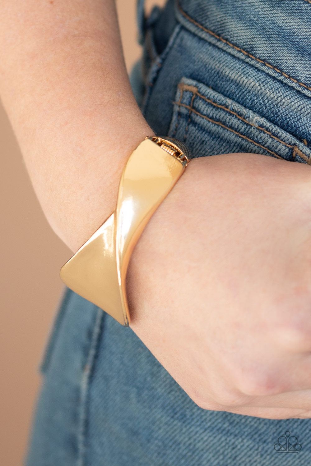 Paparazzi Accessories Retro Reflections - Gold Bracelets - Lady T Accessories