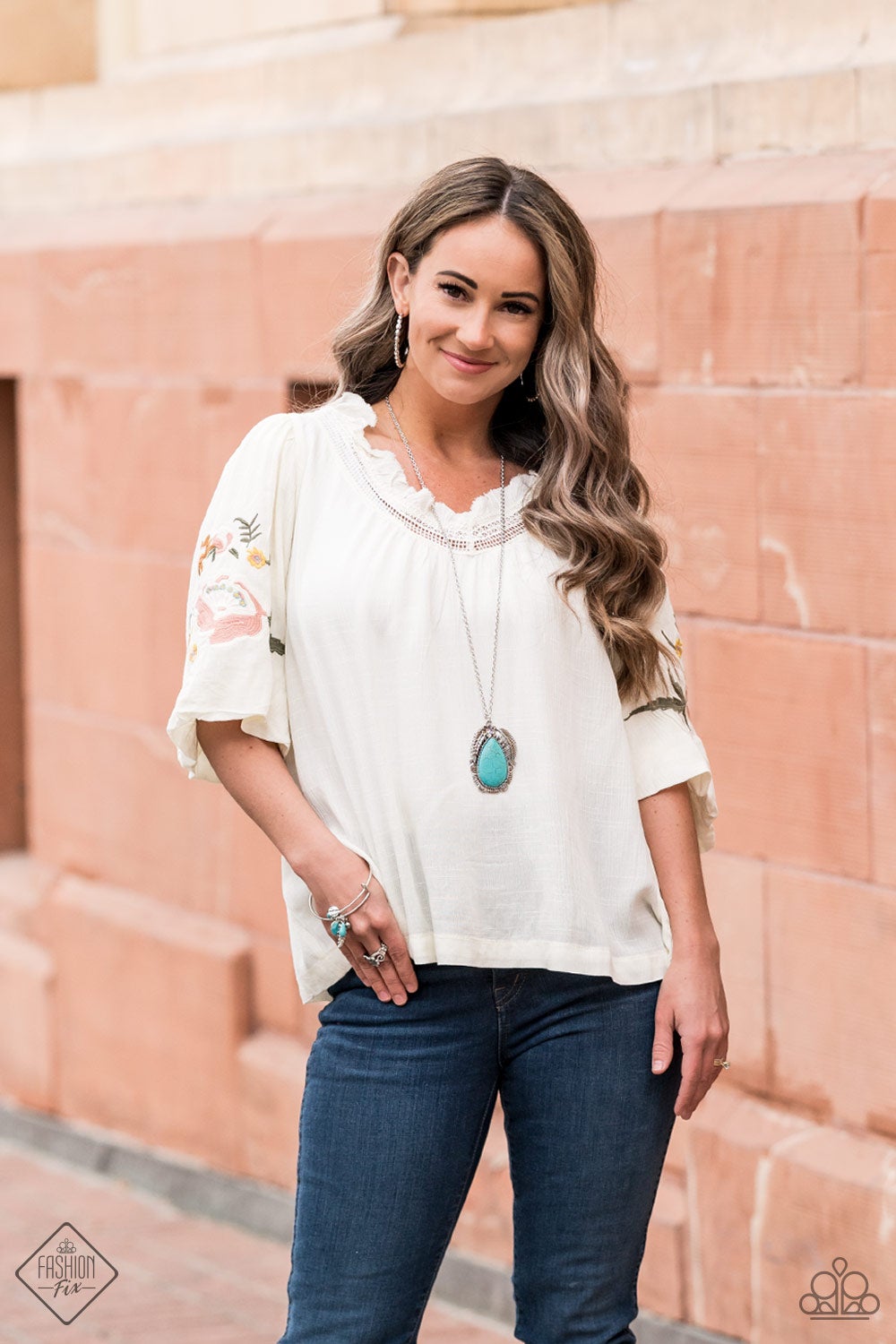Simply Santa Fe Complete Trend Blend - May 2021 Fashion Fix Set, earthy, desert-inspired designs are what the Simply Santa Fe collection is all about. Natural stones, indigenous patterns, and vibrant colors of the Southwest are sprinkled throughout this trendy collection.