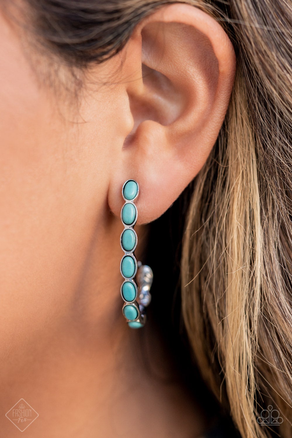 Simply Santa Fe Complete Trend Blend - December 2021 Fashion Fix Set, Earthy, desert-inspired designs are what the Simply Santa Fe collection is all about. Natural stones, indigenous patterns, and vibrant colors of the Southwest are sprinkled throughout this trendy collection. Includes one of each accessory featured in the Simply Santa Fe Trend Blend in December's Fashion Fix: