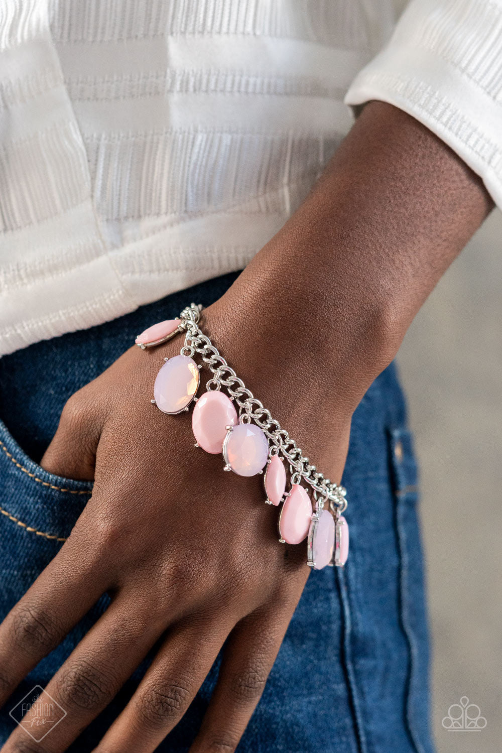 Glimpses of Malibu Complete Trend Blend - February 2022 Fashion Fix Set featuring playful styles accented with fun pops of color, the Glimpses of Malibu Collection is an endearing assortment of cheerful and whimsical laid-back fashion. From the bubbly outgoing socialite who isn’t afraid to make a fashion statement to the introspective wallflower who is charmed by soft feminine prints and flawless finishing touches, there’s something for everyone in the Glimpses of Malibu Collection.