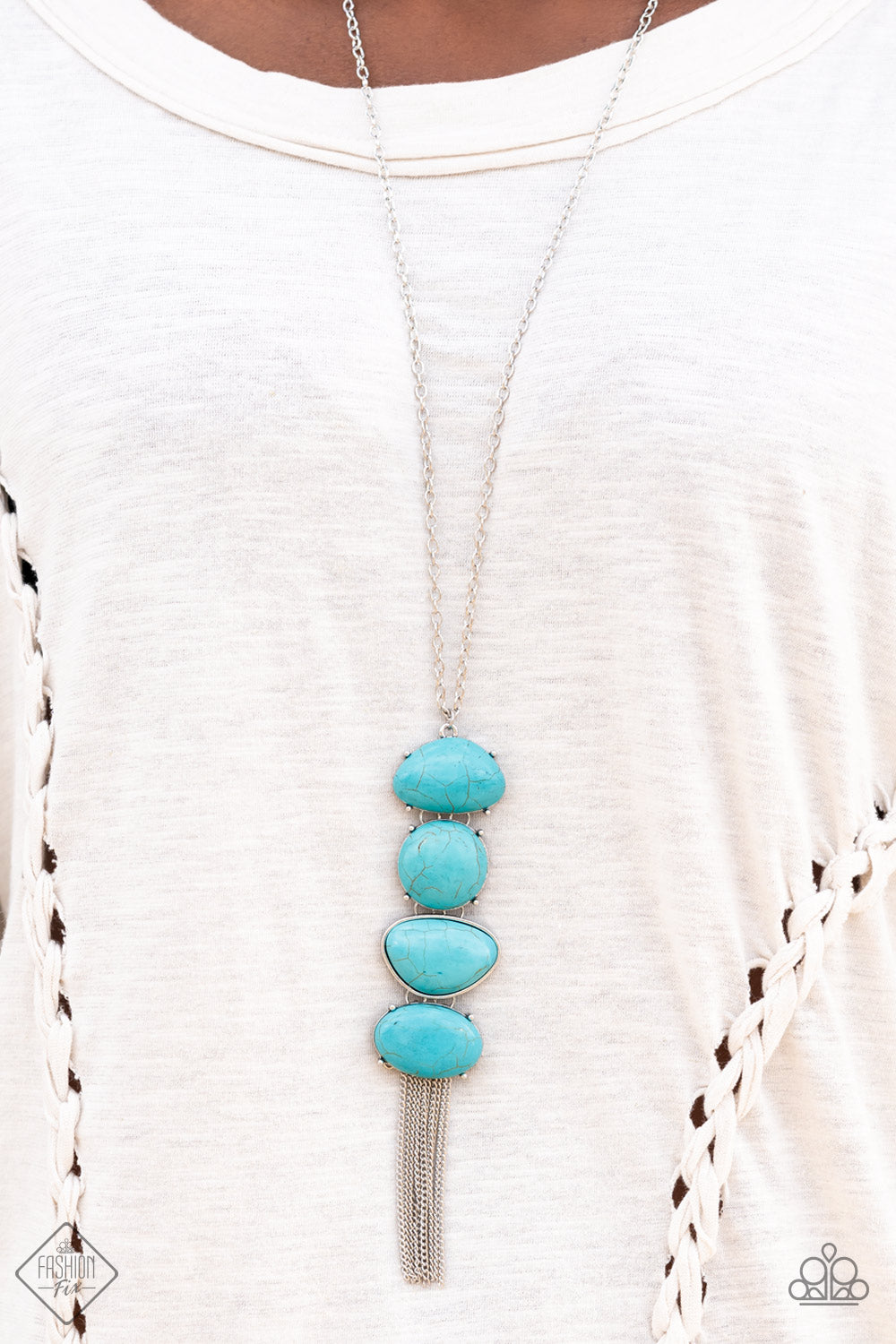 Simply Santa Fe Complete Trend Blend - May 2022 Fashion Fix Set authentic designs and handcrafted pieces are staples of the Simply Santa Fe Collection. Featuring patterns and elements inspired by nature, these earthy designs tend to have a little more detail. Those free spirited collectors who have an appreciation for the creative process and delight in the sentimental stories behind their favorite accessories will feel right at home with the Simply Santa Fe Collection.
