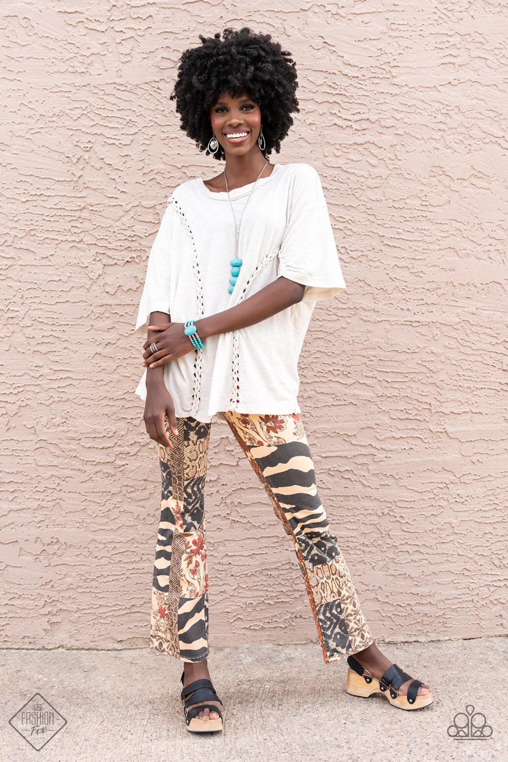 Simply Santa Fe Complete Trend Blend - May 2022 Fashion Fix Set authentic designs and handcrafted pieces are staples of the Simply Santa Fe Collection. Featuring patterns and elements inspired by nature, these earthy designs tend to have a little more detail. Those free spirited collectors who have an appreciation for the creative process and delight in the sentimental stories behind their favorite accessories will feel right at home with the Simply Santa Fe Collection.