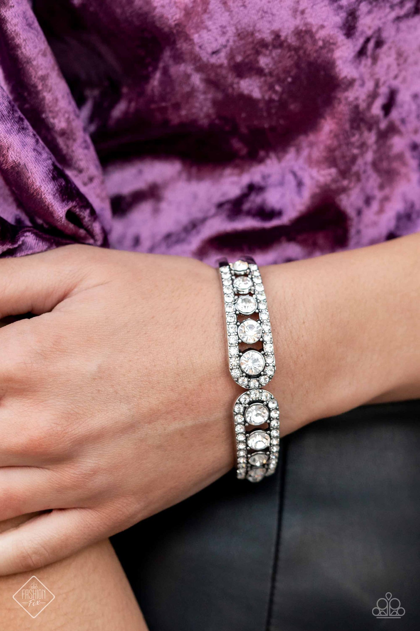 Timeless and classic yet sophisticated and versatile, the Fiercely 5th Avenue Collection features elegant designs and traditional metal finishes. Never one to shy away from a bit of sparkle, the Fiercely 5th Avenue fan is a powerhouse professional who accessorizes strategically β creating a polished look for the office that easily transitions to an elegantly glamorous after-hours style.