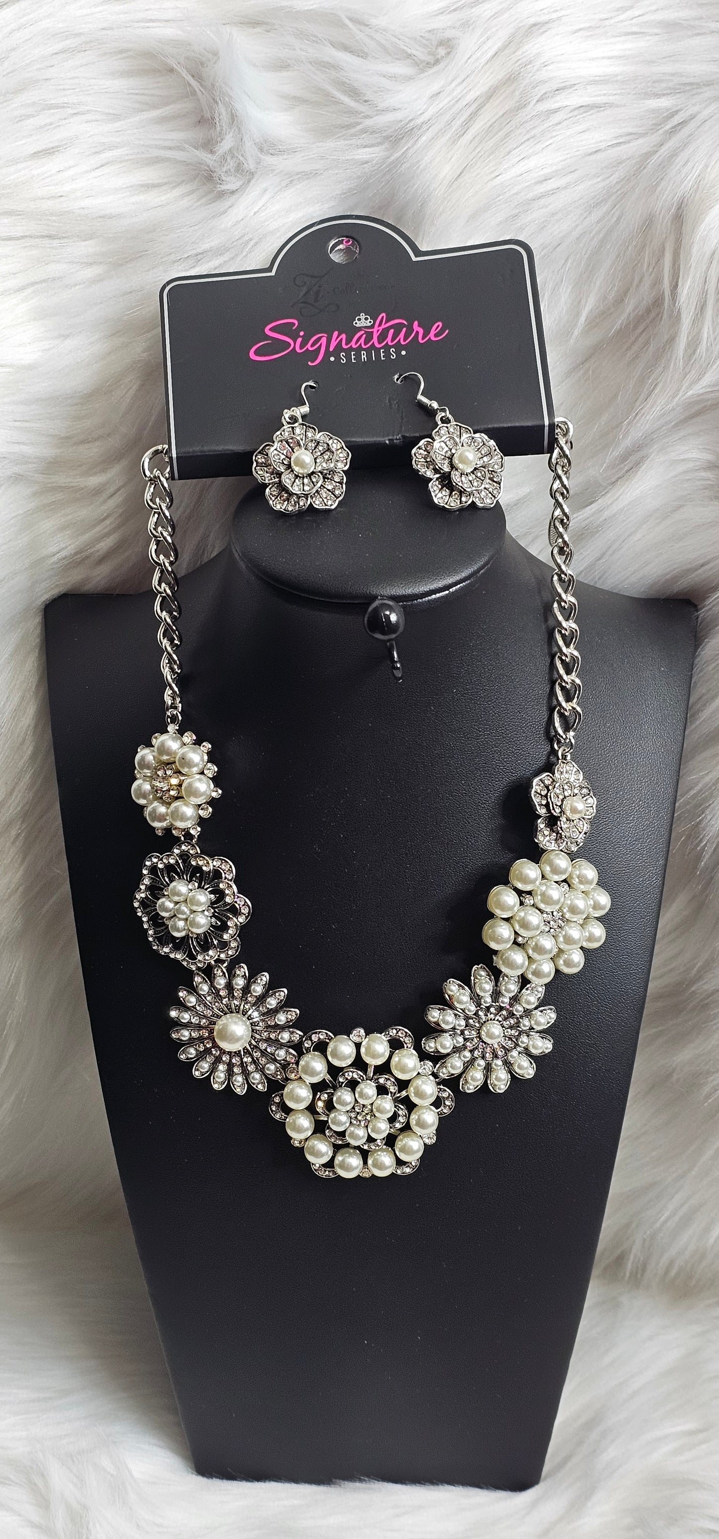 Paparazzi Accessories - The Raven - 2023 Zi Collection