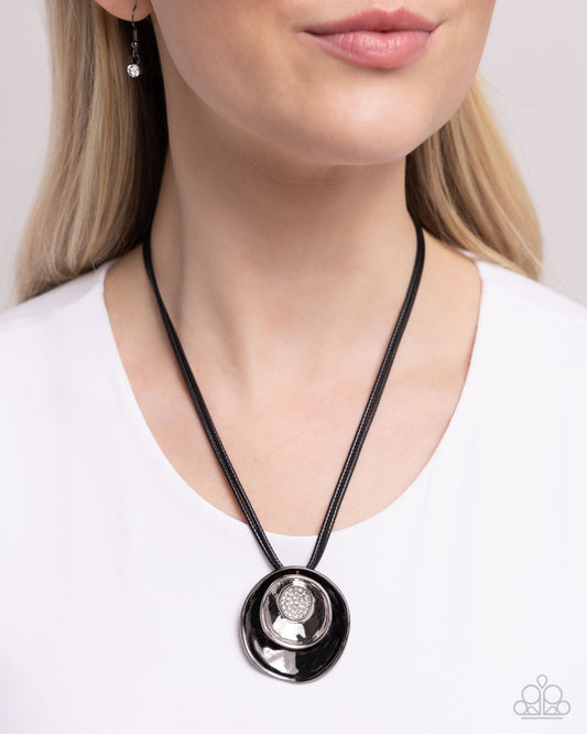 Paparazzi Accessories - Duchess Disc - Black Necklaces