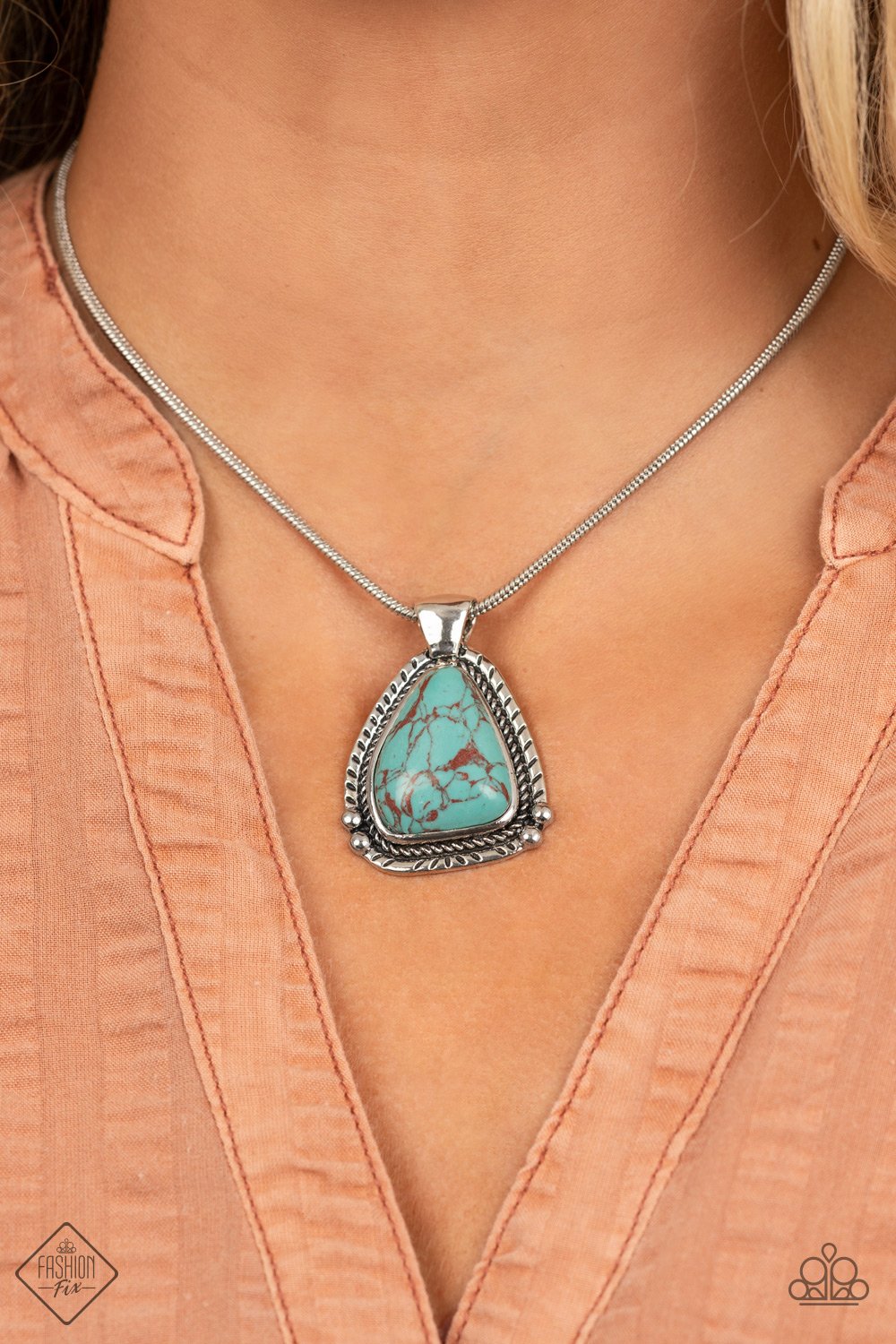 Earthy, desert-inspired designs are what the Simply Santa Fe collection is all about. Natural stones, indigenous patterns, and vibrant colors of the Southwest are sprinkled throughout this trendy collection.